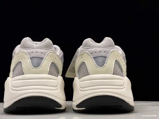 V2 Static Yeezy Adidas EF2829 Boost 700 0524
